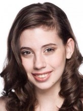 Skye Bennett fotoğrafı