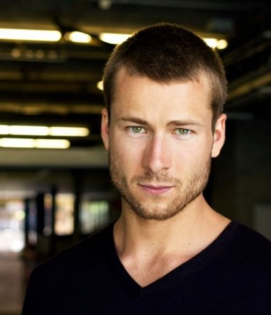Glen Powell Fotoğrafı