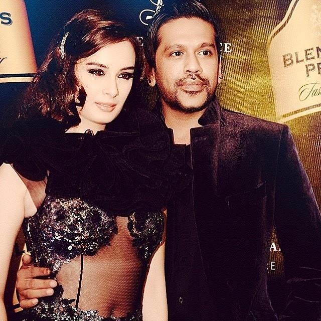 Evelyn Sharma Fotoğrafı