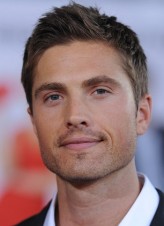 Eric Winter fotoğrafı