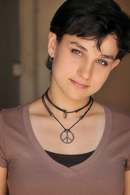 Bex Taylor-Klaus fotoğrafı