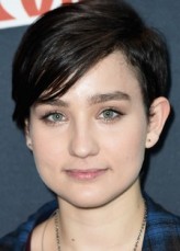 Bex Taylor-Klaus fotoğrafı