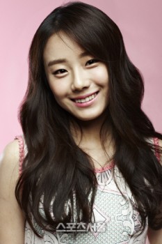 Lee Si-Won Fotoğrafı