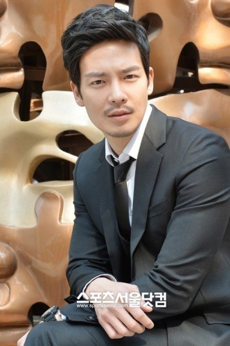 Kang Eun-Tak fotoğrafı