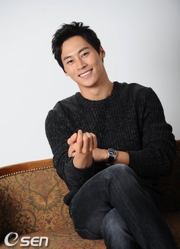 Jung Eun-woo Fotoğrafı