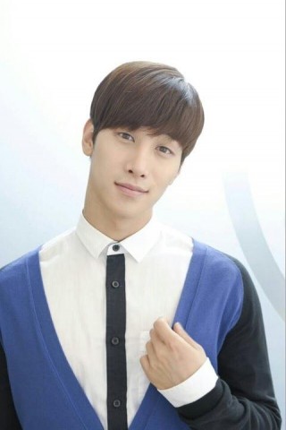 Lee Si-kang Fotoğrafı