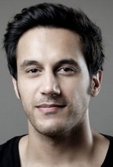 Danny Sura fotoğrafı