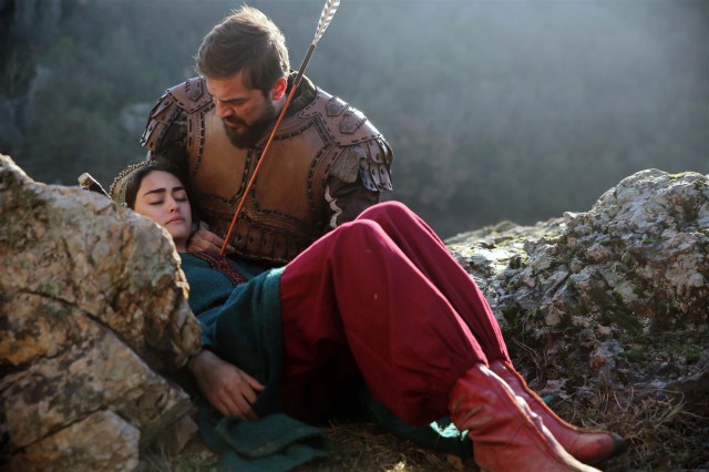 Esra Bilgiç Fotoğrafı