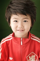 Uhm Ji-sung fotoğrafı