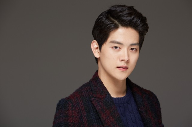 Yeo Hoe-hyeon fotoğrafı