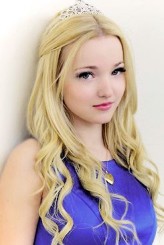 Dove Cameron Fotoğrafı