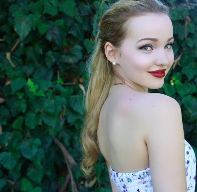 Dove Cameron Fotoğrafı