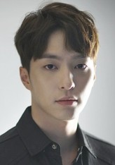 Lee Yong-joon fotoğrafı