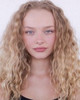 Amiah Miller fotoğrafı