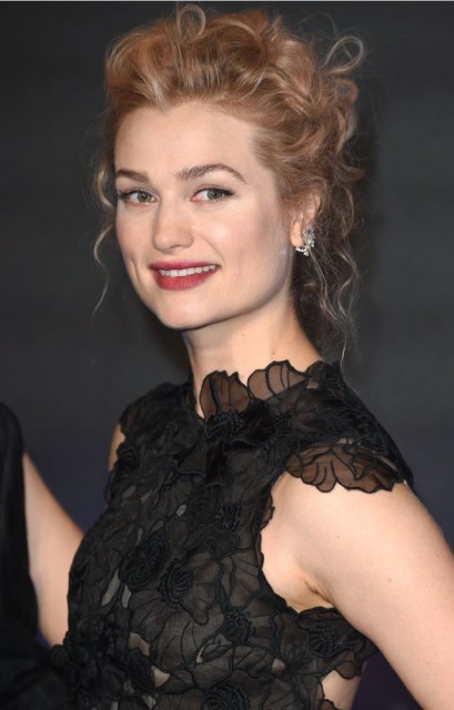 Alison Sudol Fotoğrafı