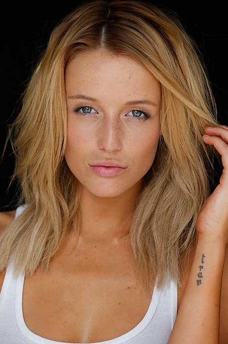 Sarah Dumont fotoğrafı