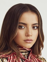 Isabela Merced fotoğrafı