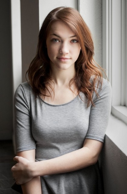 Violett Beane Fotoğrafı