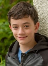 Lewis MacDougall fotoğrafı