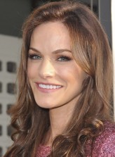 Kelly Overton fotoğrafı
