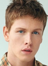 Harris Dickinson fotoğrafı