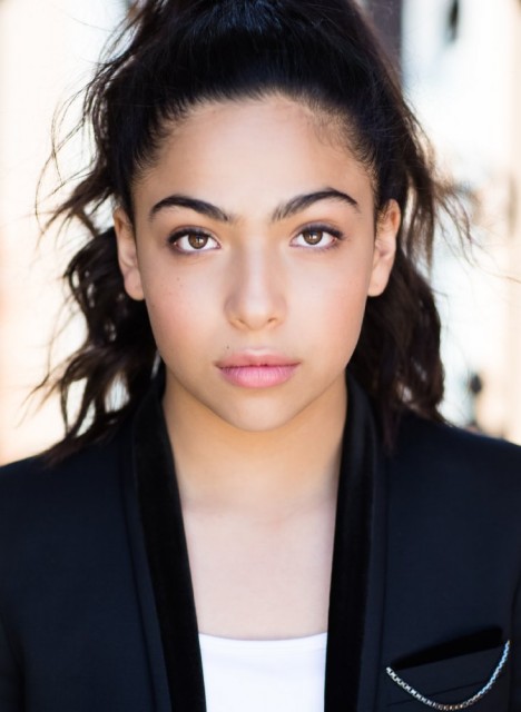 Allegra Acosta fotoğrafı