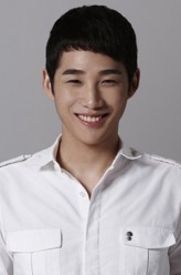 Lee Roo-Ri fotoğrafı