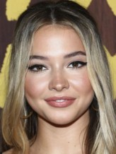 Madelyn Cline fotoğrafı