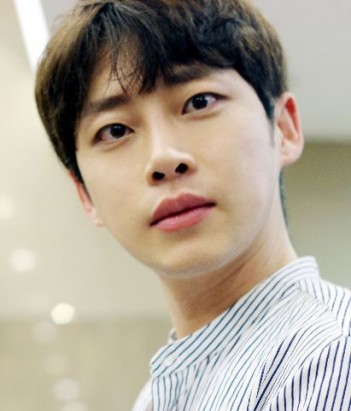 Kang Sung-Wook Fotoğrafı