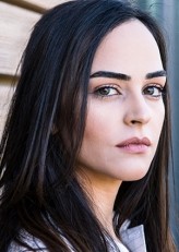 Özge Özkaplan fotoğrafı