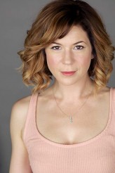 Emily Maya Mills fotoğrafı