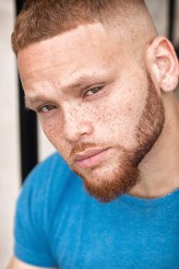 Elijah Baker fotoğrafı