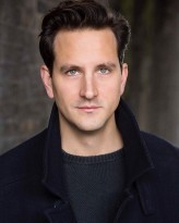 Dominic Tighe fotoğrafı