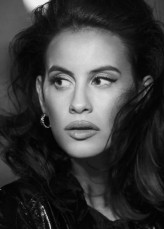 Milena Smit fotoğrafı