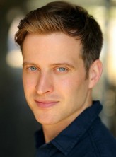 Nicholas Ralph fotoğrafı