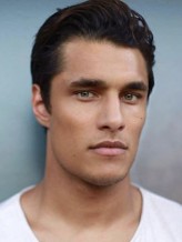 Staz Nair fotoğrafı