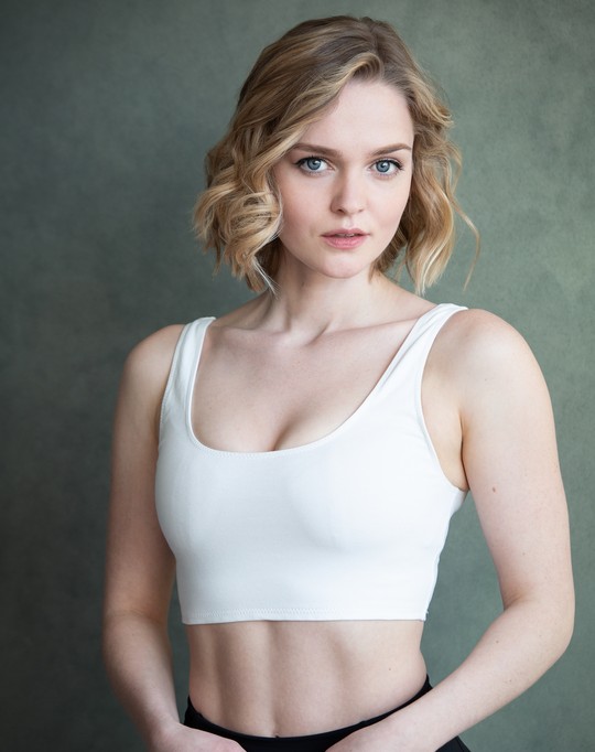 Hallea Jones fotoğrafı