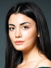 Özge Yağız fotoğrafı