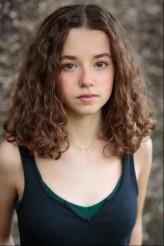 Ariella Glaser fotoğrafı