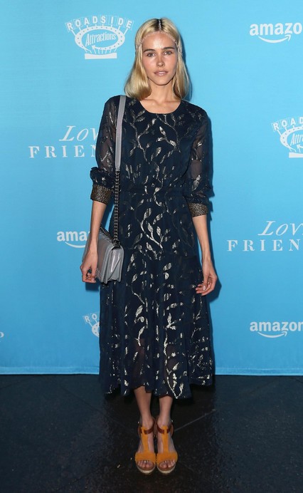 Isabel Lucas Fotoğrafı