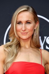 Nikki Glaser fotoğrafı