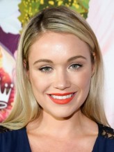 Katrina Bowden fotoğrafı
