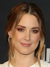 Alexandra Breckenridge fotoğrafı