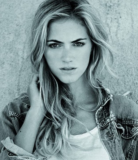 Emily Wickersham Fotoğrafı