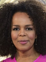 Paula Newsome fotoğrafı