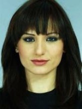 Nur Tüzün fotoğrafı