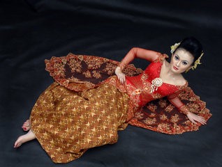 The Red Kebaya Fotoğrafları 2