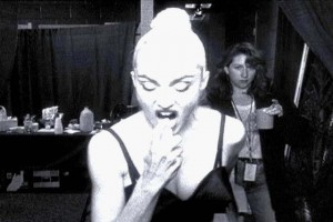 Madonna İle Yatakta Fotoğrafları 0
