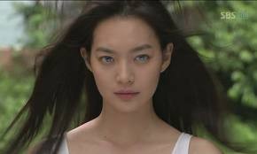 Kız Arkadaşım Dokuz Kuyruklu Bir Tilki Fotoğrafı