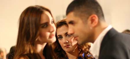 Aşk Yakar Fotoğrafı